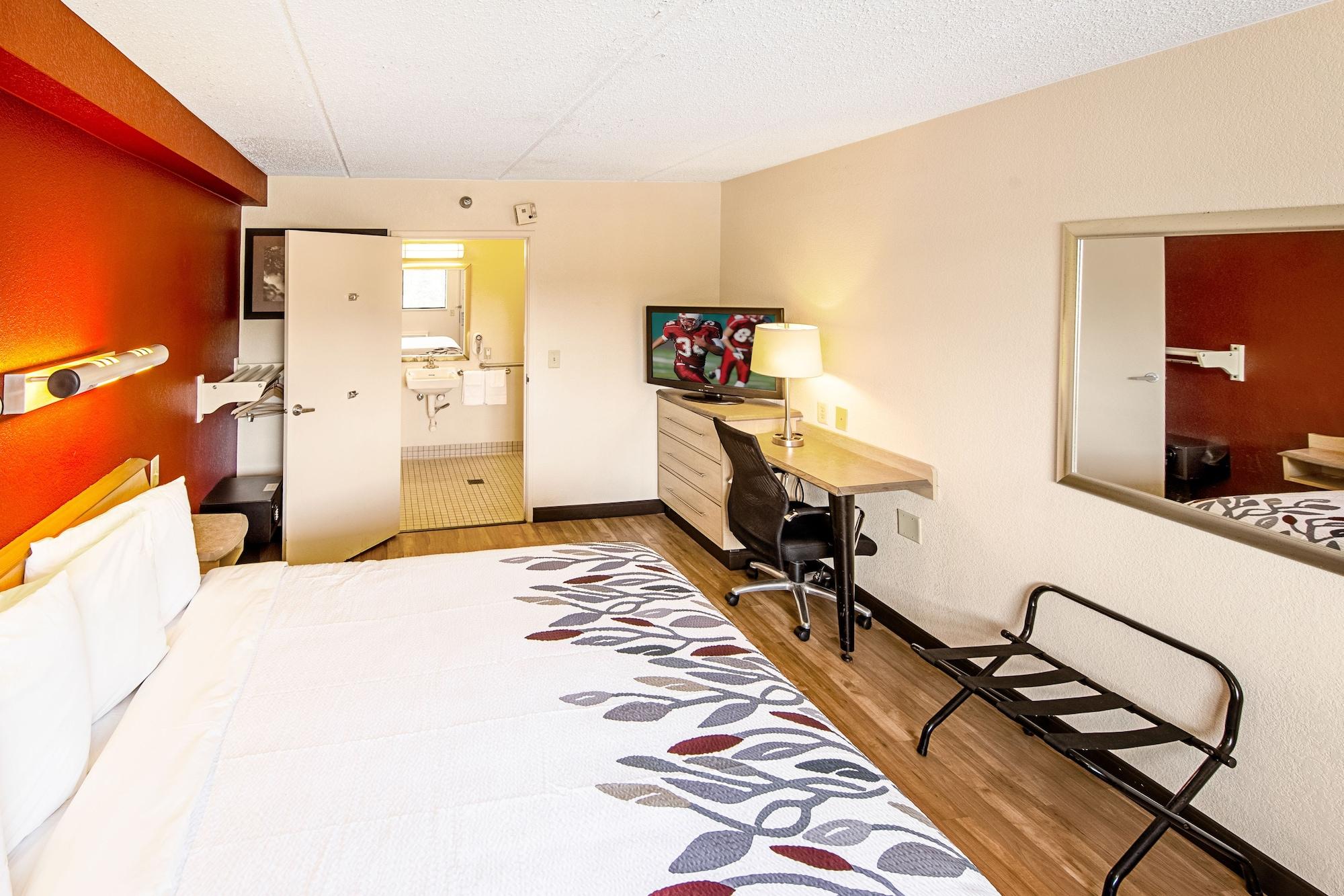 Red Roof Inn Canton Exterior photo
