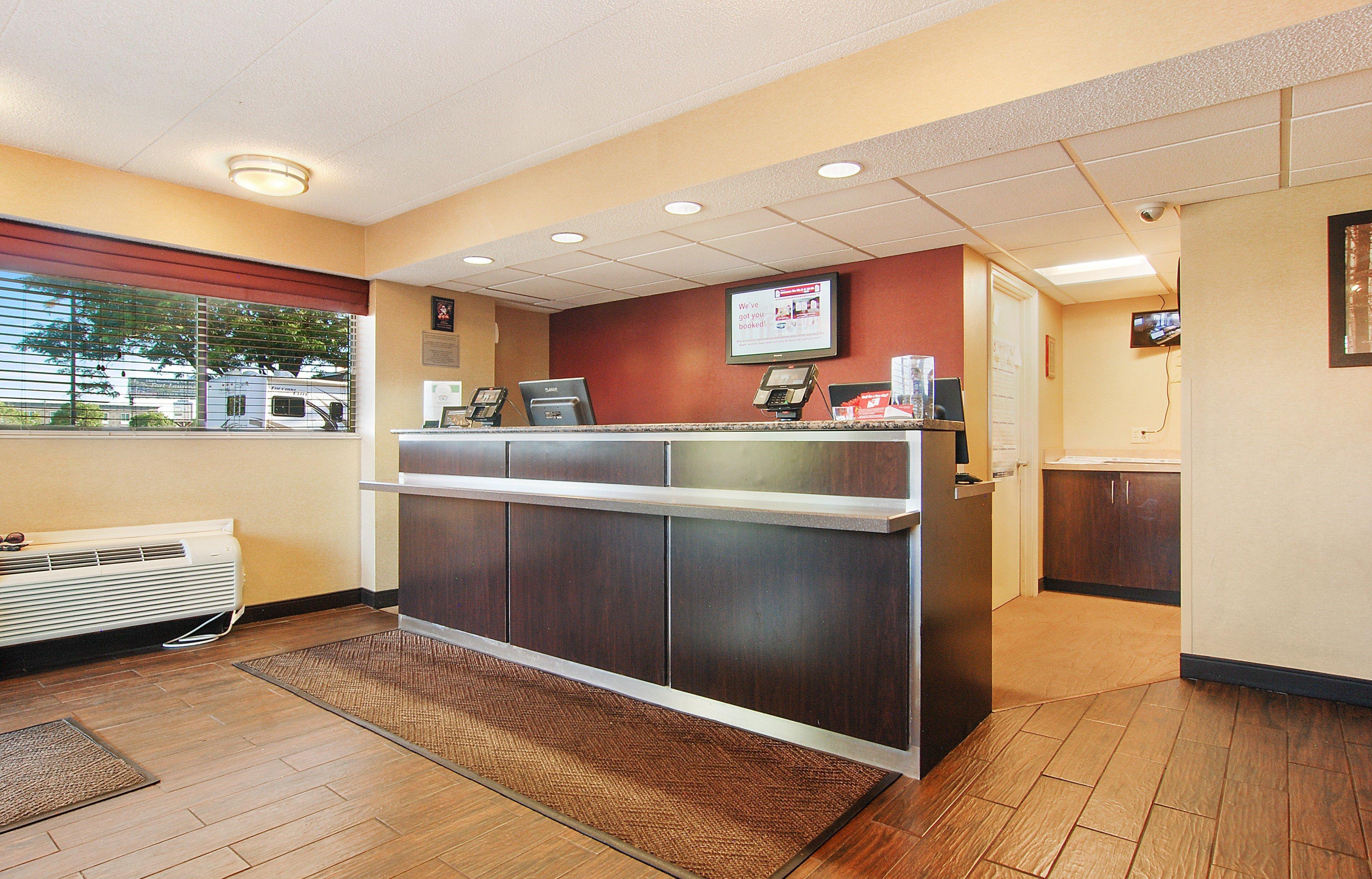 Red Roof Inn Canton Exterior photo